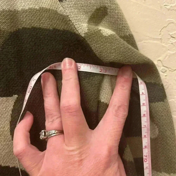 Maeve Anthropologie long line camo button cardigan small. Casual preppy fall - Picture 7 of 7